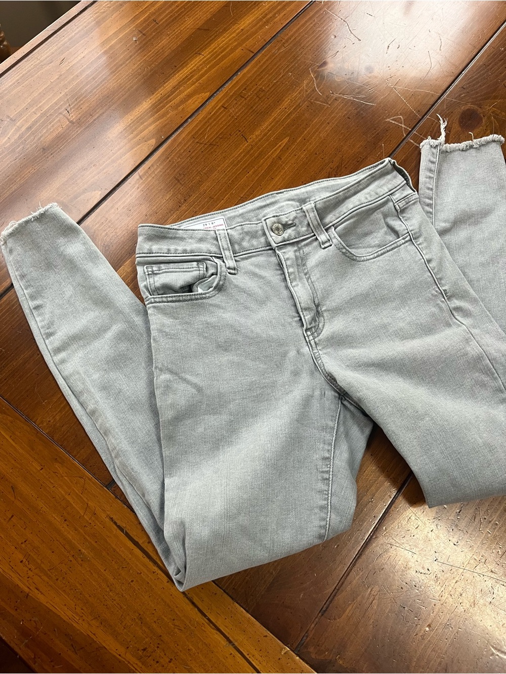 GAP Mid-Rise Universal Legging Jeans Grey Wash Size 8/29 EUC